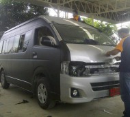  toyota commuter full wrap black matte